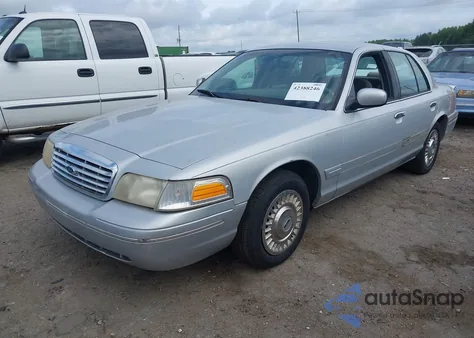 2000 Ford Crown Victoria Police Interceptor из США, поврежденный, VIN 2FAFP71W0YX183498